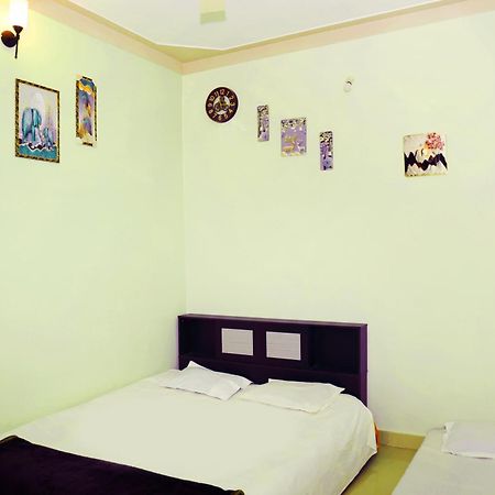 Shree Vinayak Guest House Удджайн Экстерьер фото