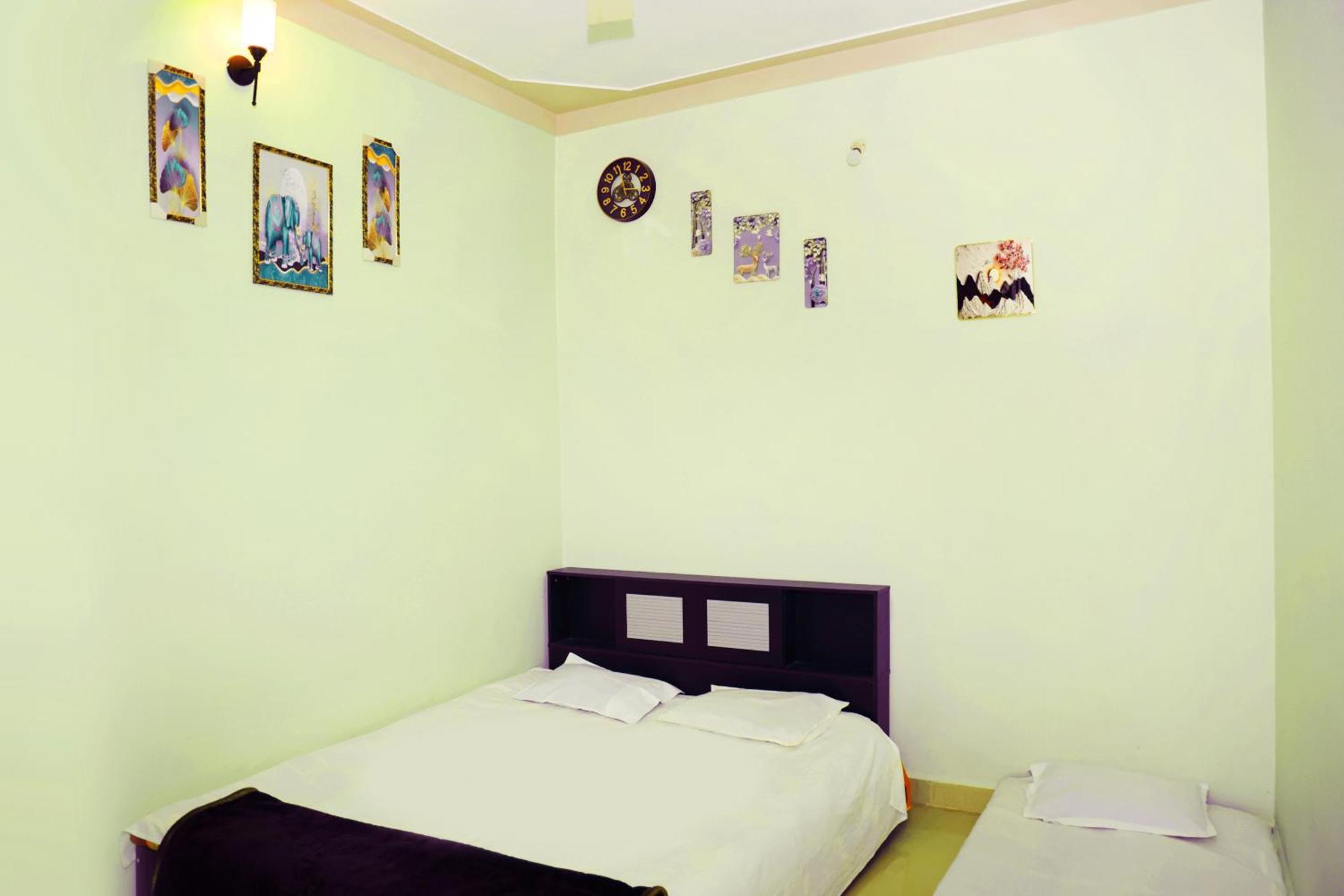 Shree Vinayak Guest House Удджайн Экстерьер фото